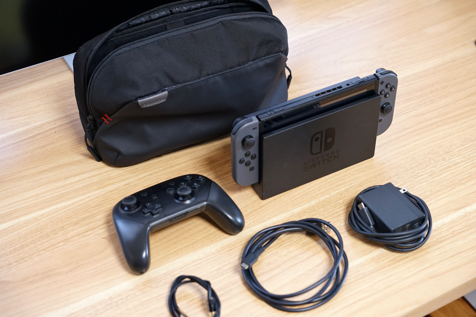 tomtoc Nintendo Switch 収納ポーチ