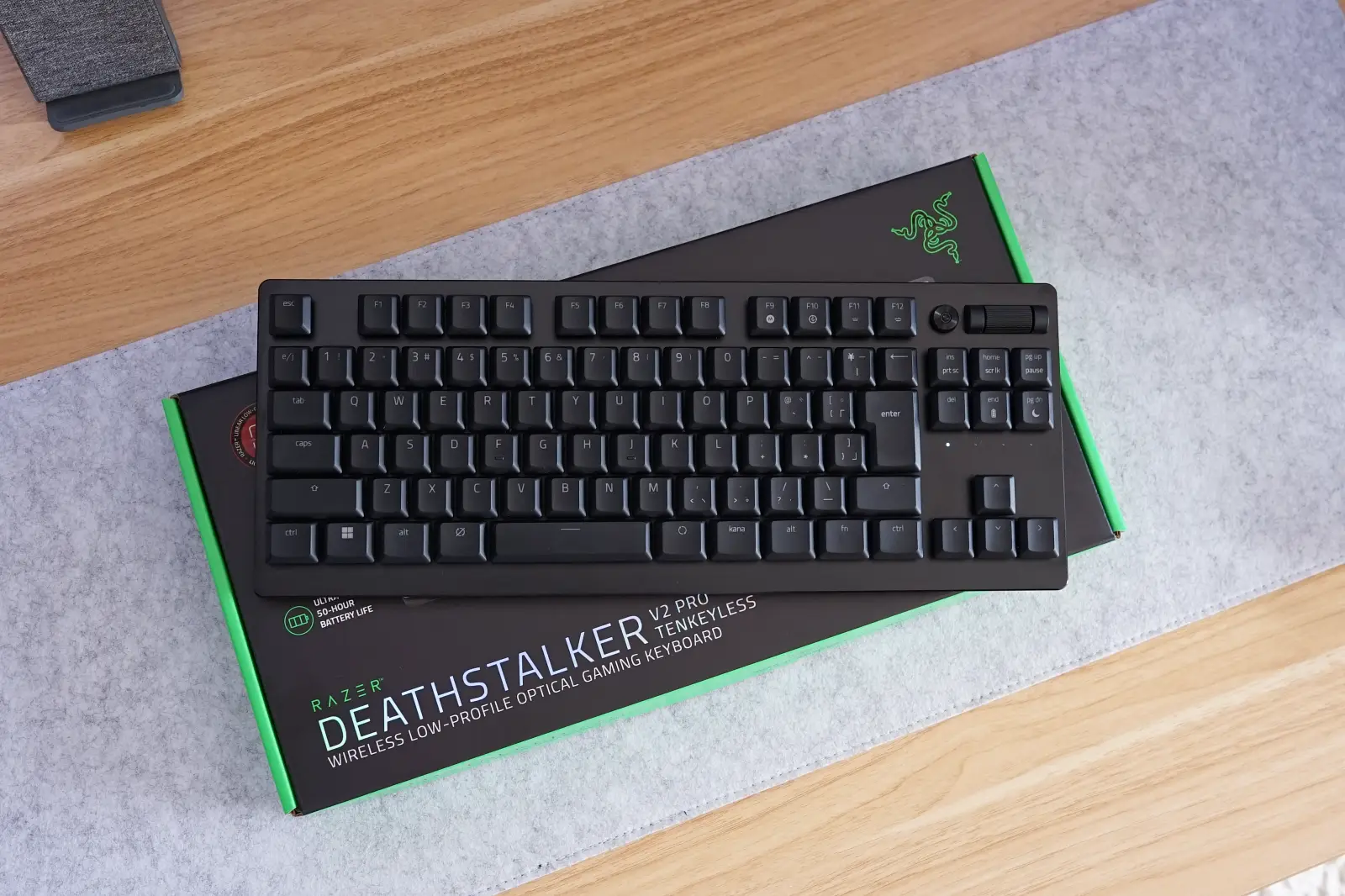 グリーン・ホワイト系 完成品♪ Razer DeathStalker V2 Pro Tenkeyless